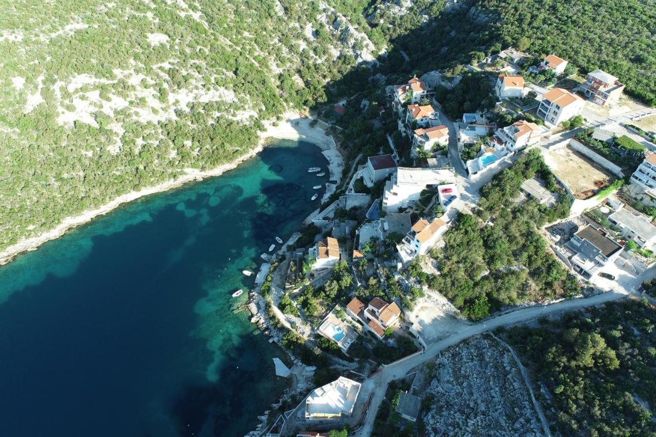 Holiday House Nena With Pool Vinišće Kültér fotó