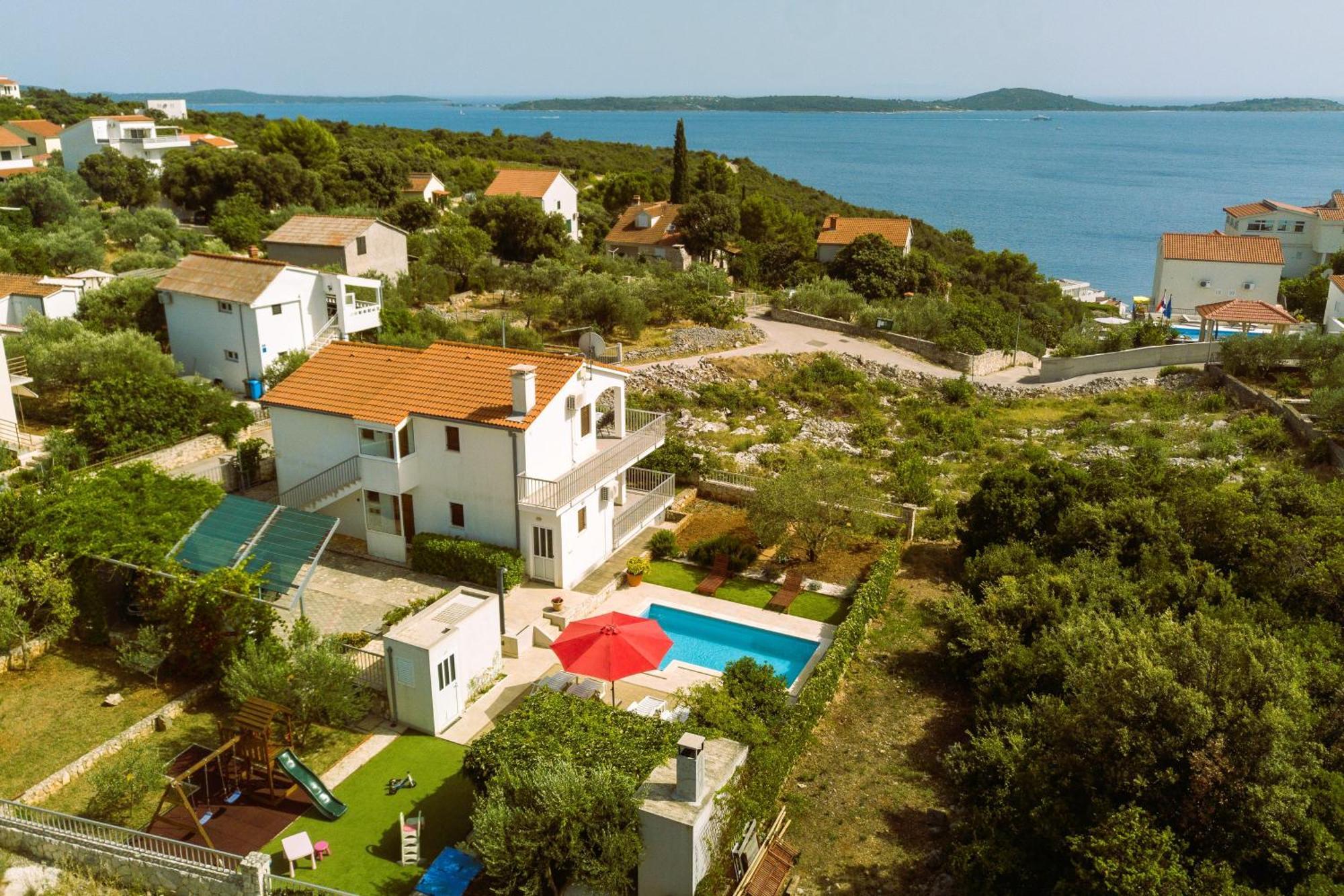 Holiday House Nena With Pool Vinišće Kültér fotó