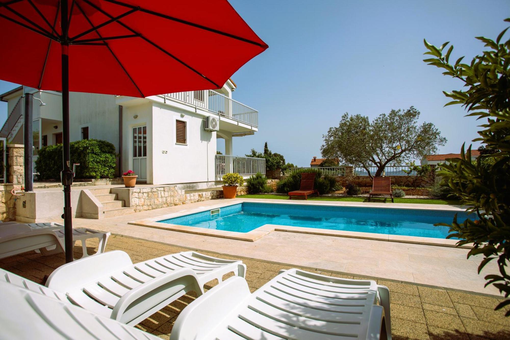 Holiday House Nena With Pool Vinišće Kültér fotó