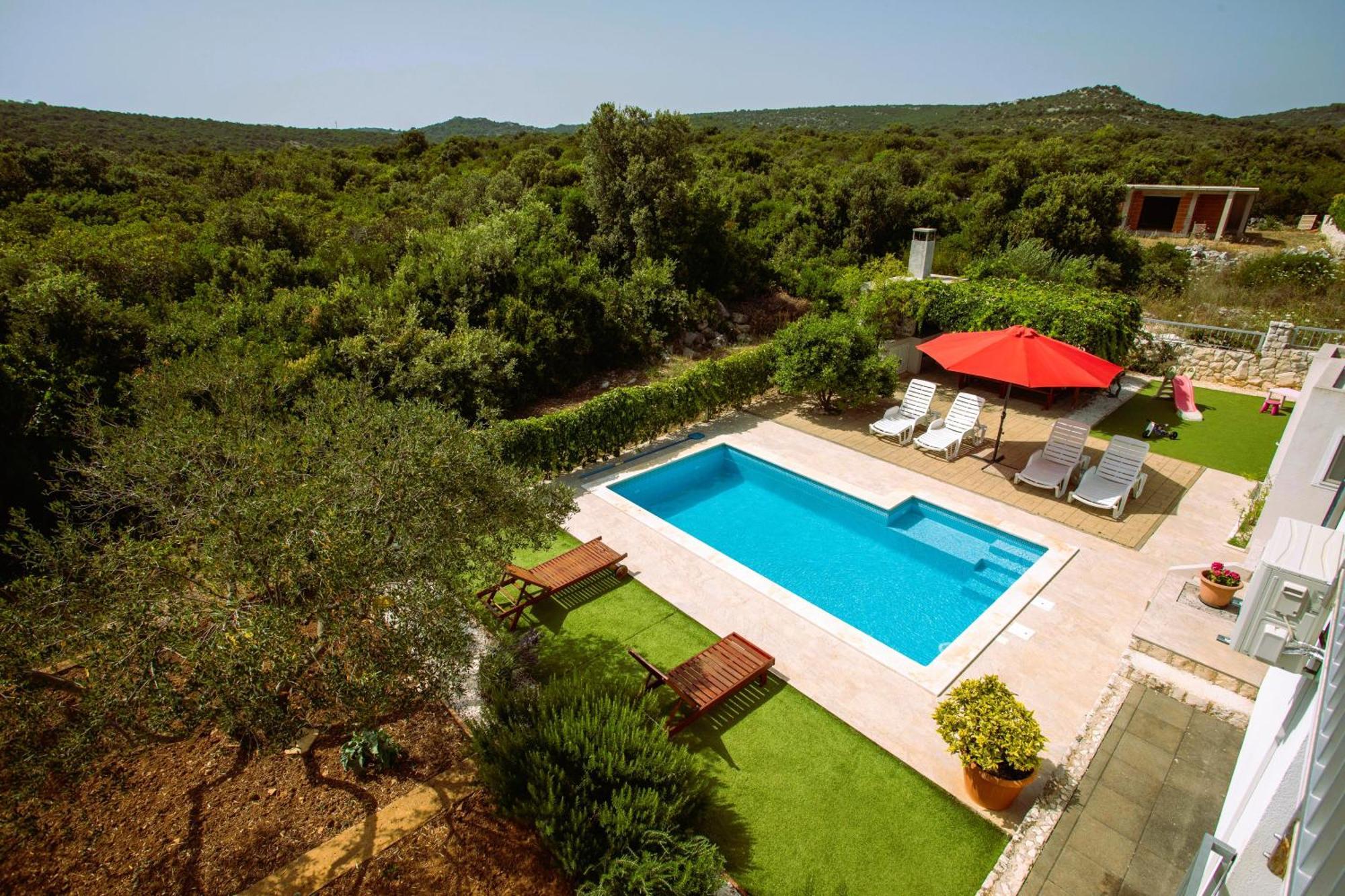 Holiday House Nena With Pool Vinišće Kültér fotó