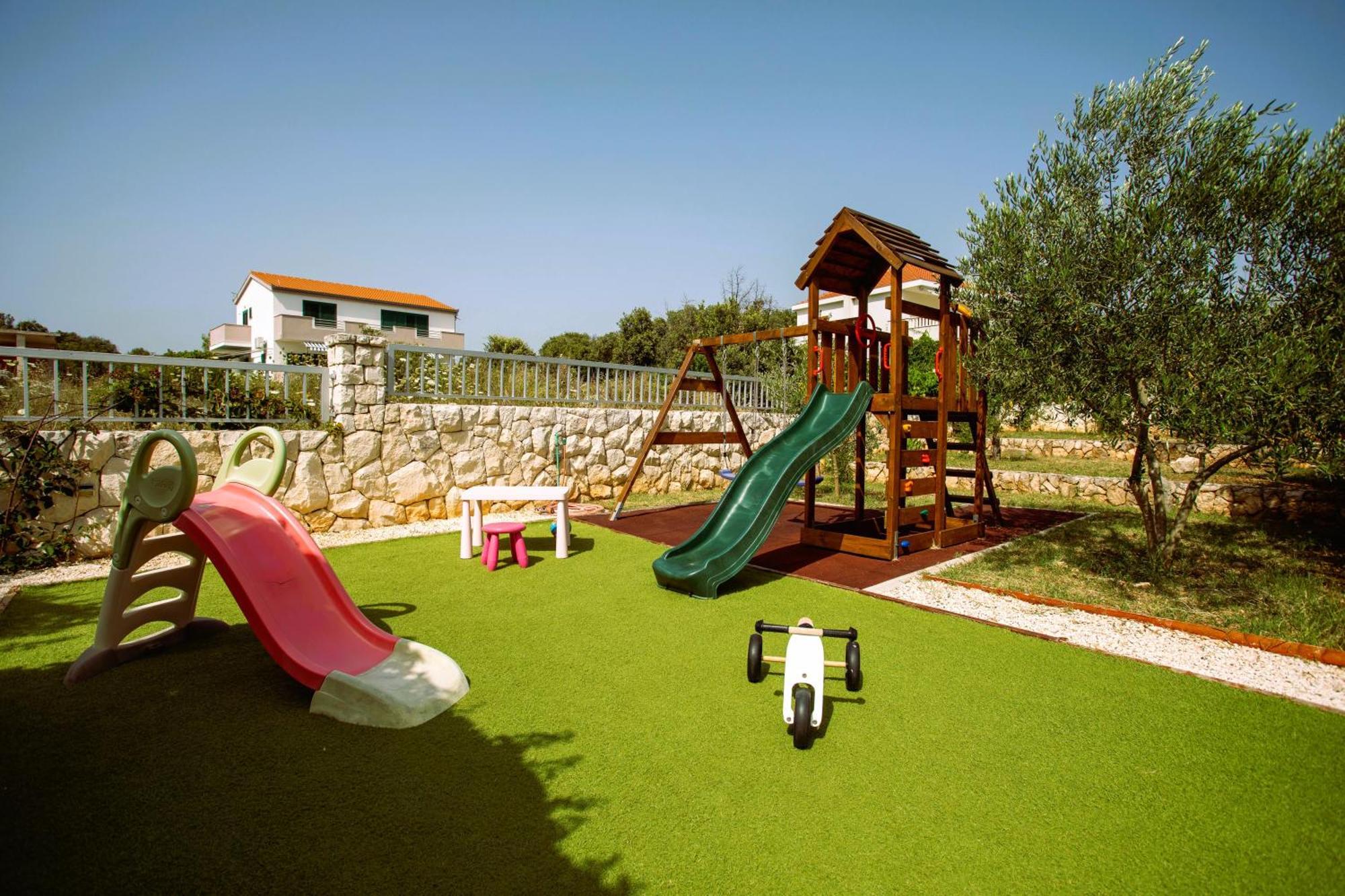 Holiday House Nena With Pool Vinišće Kültér fotó