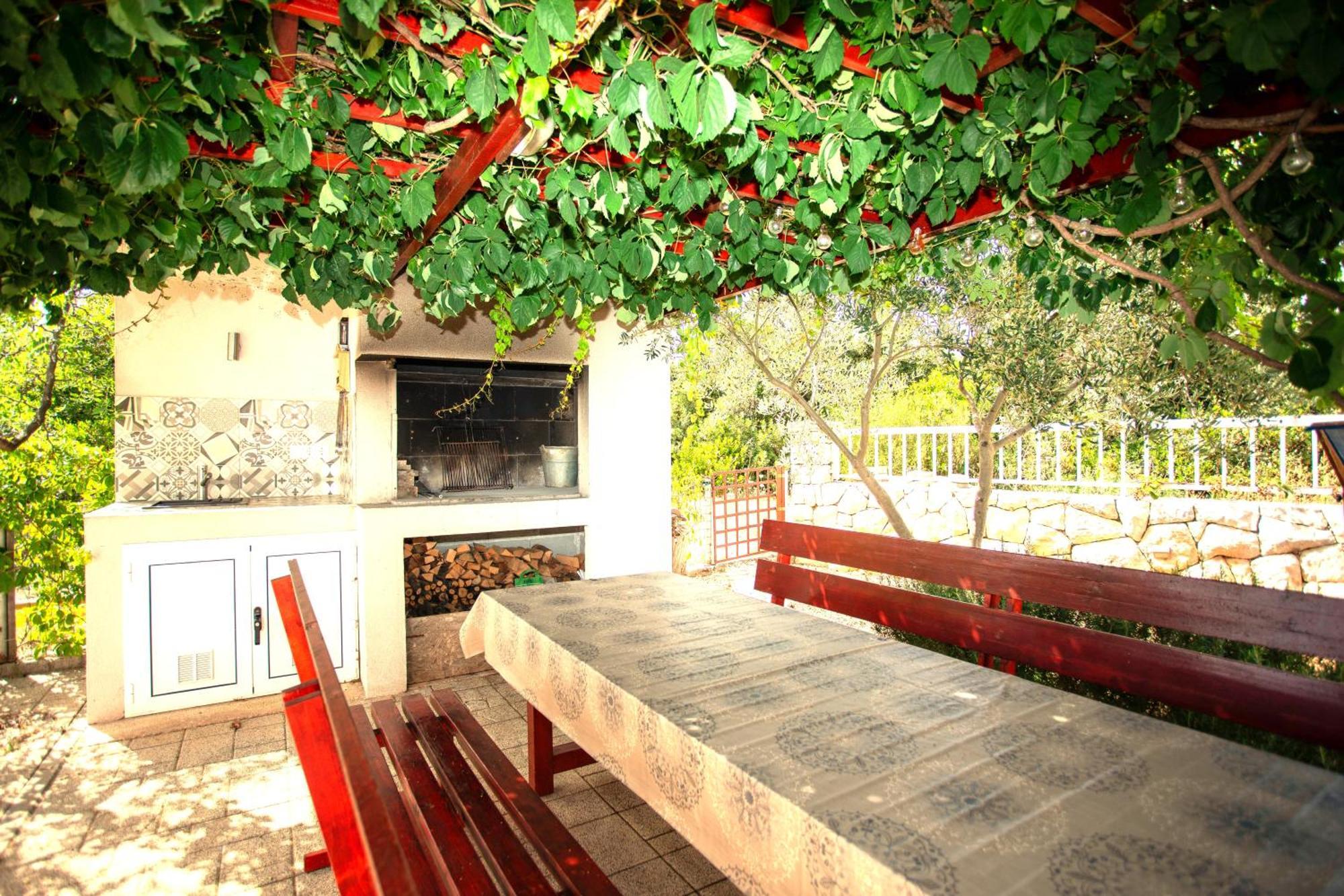 Holiday House Nena With Pool Vinišće Kültér fotó