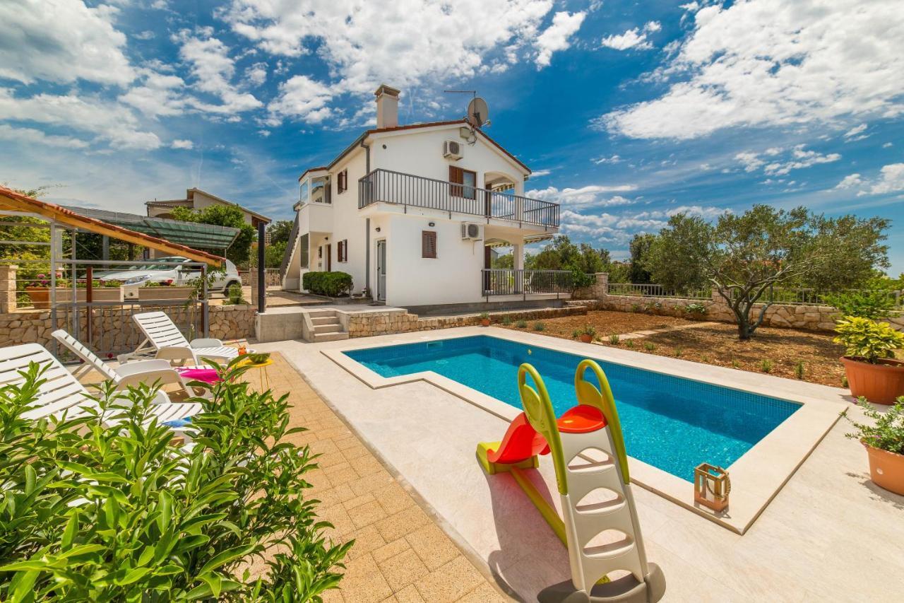 Holiday House Nena With Pool Vinišće Kültér fotó